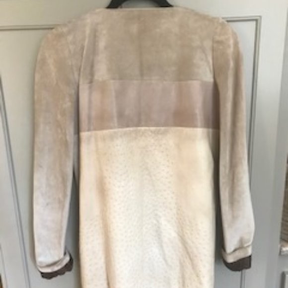 Gucci Albino Suede with Ostrich Cut Detail Coat - Picture 10 of 16